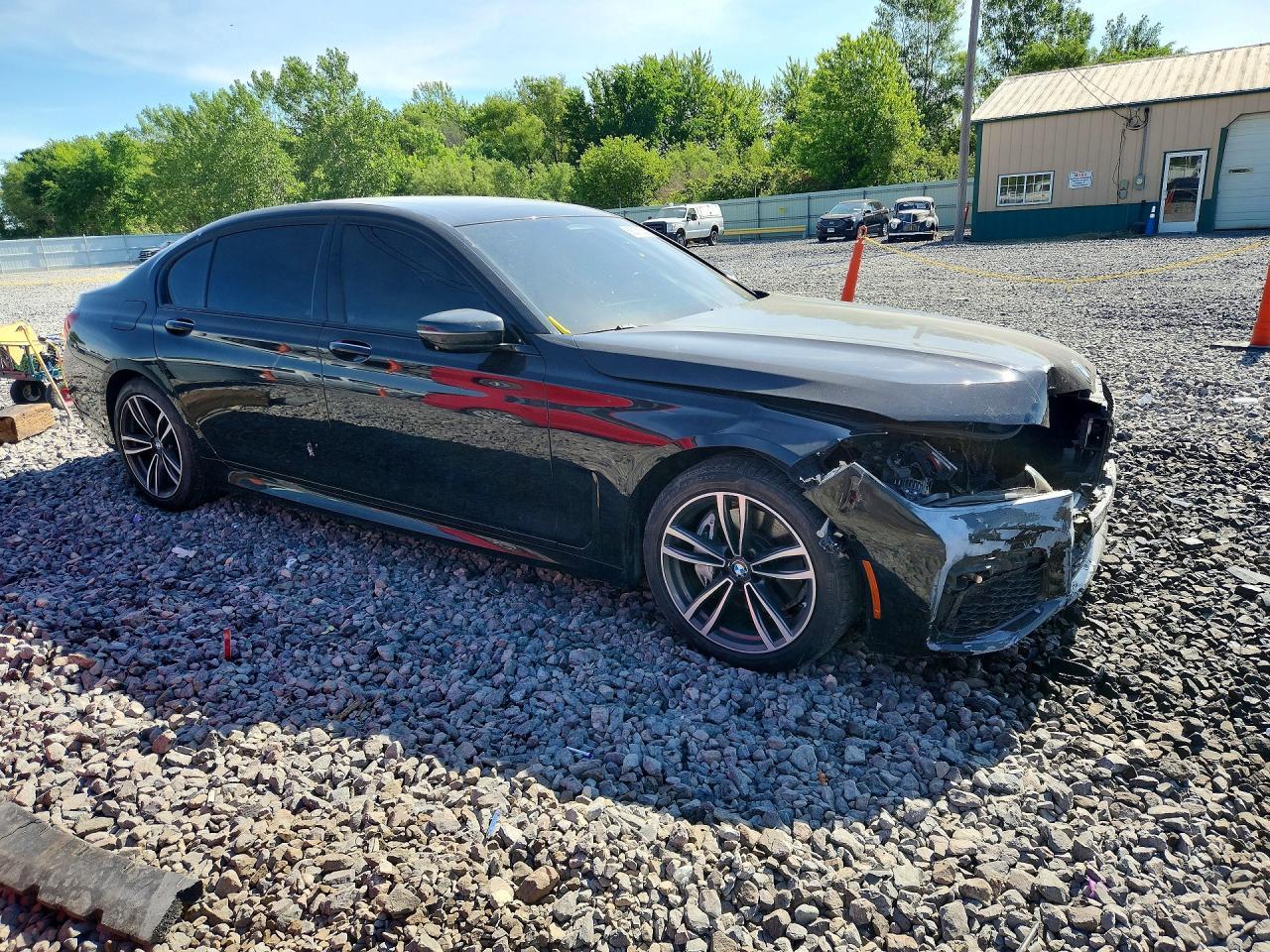 2020 BMW 740 Xi - Фото 4