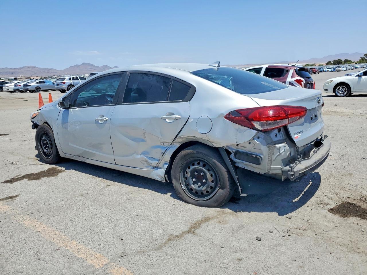 2017 Kia Forte Lx - Image 2