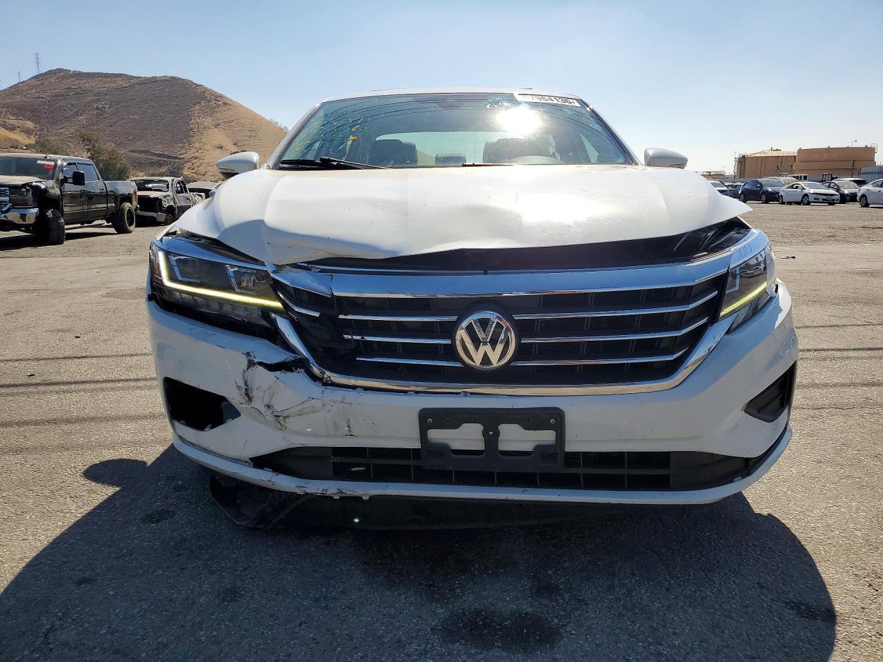 2021 Volkswagen Passat Se - Image 5