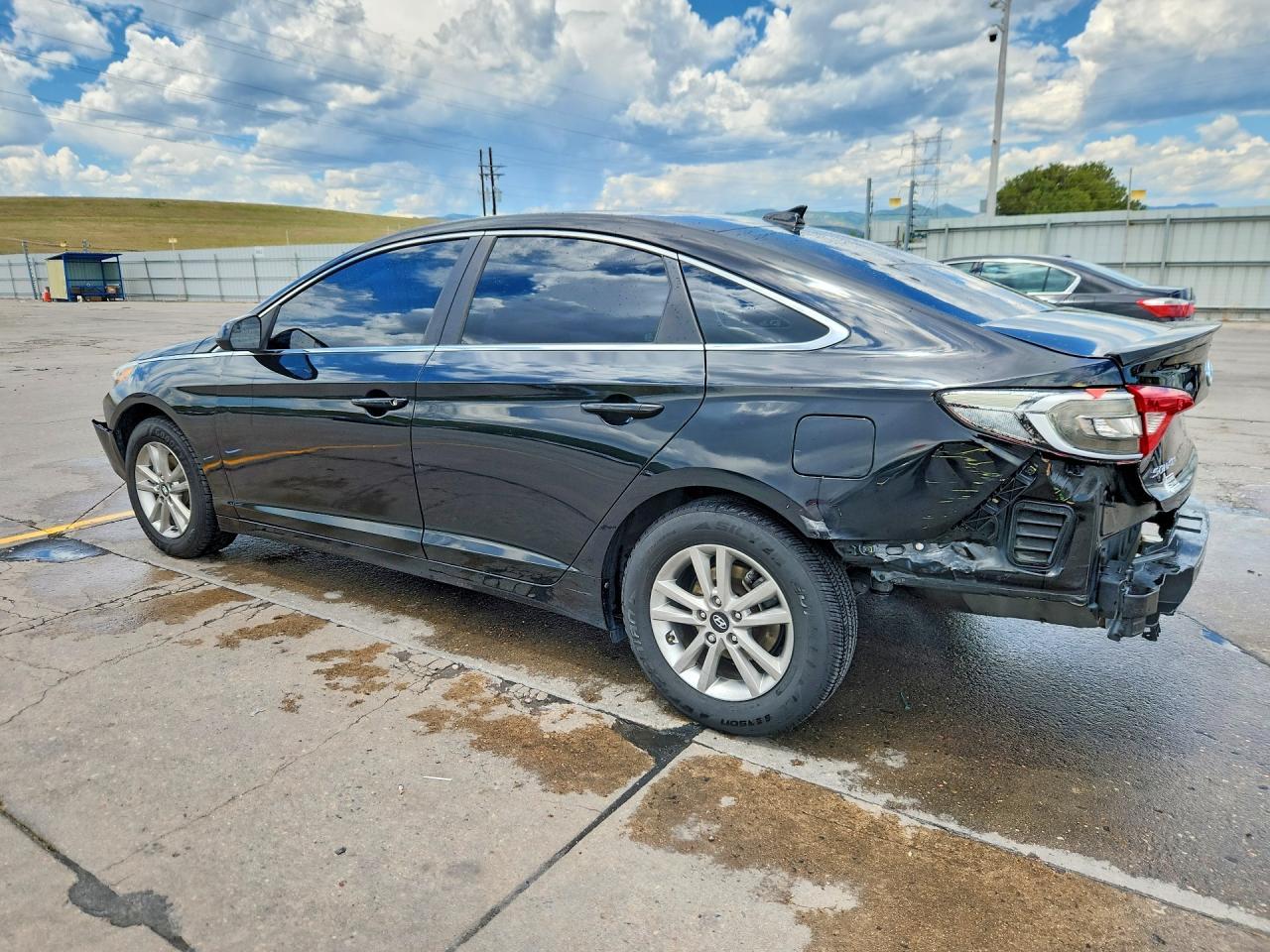 2015 Hyundai Sonata Se - Image 2
