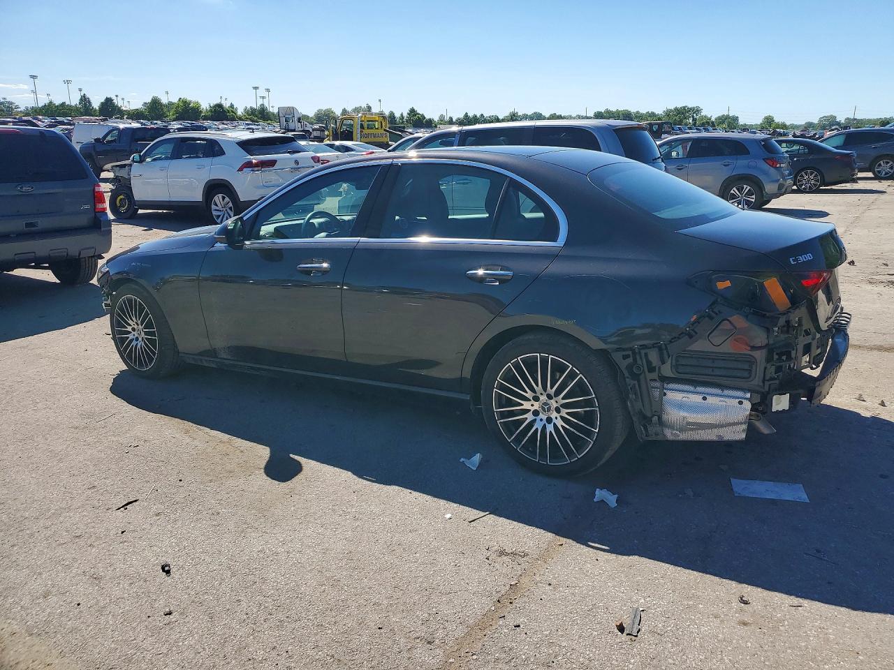 2023 Mercedes-Benz C 300 4Matic - Фото 2