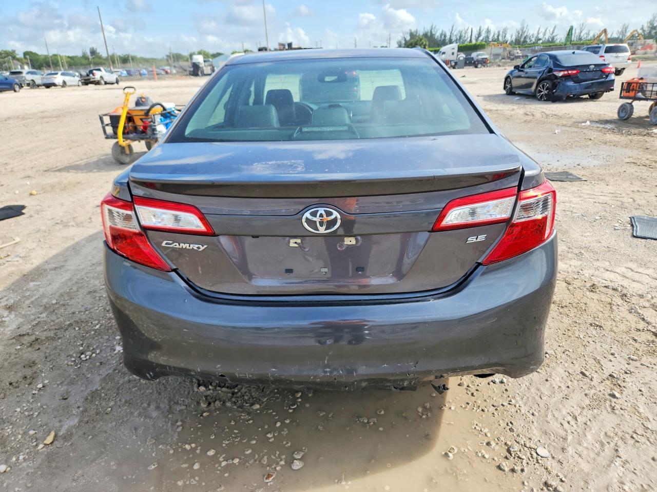 2014 Toyota Camry Se - Фото 6