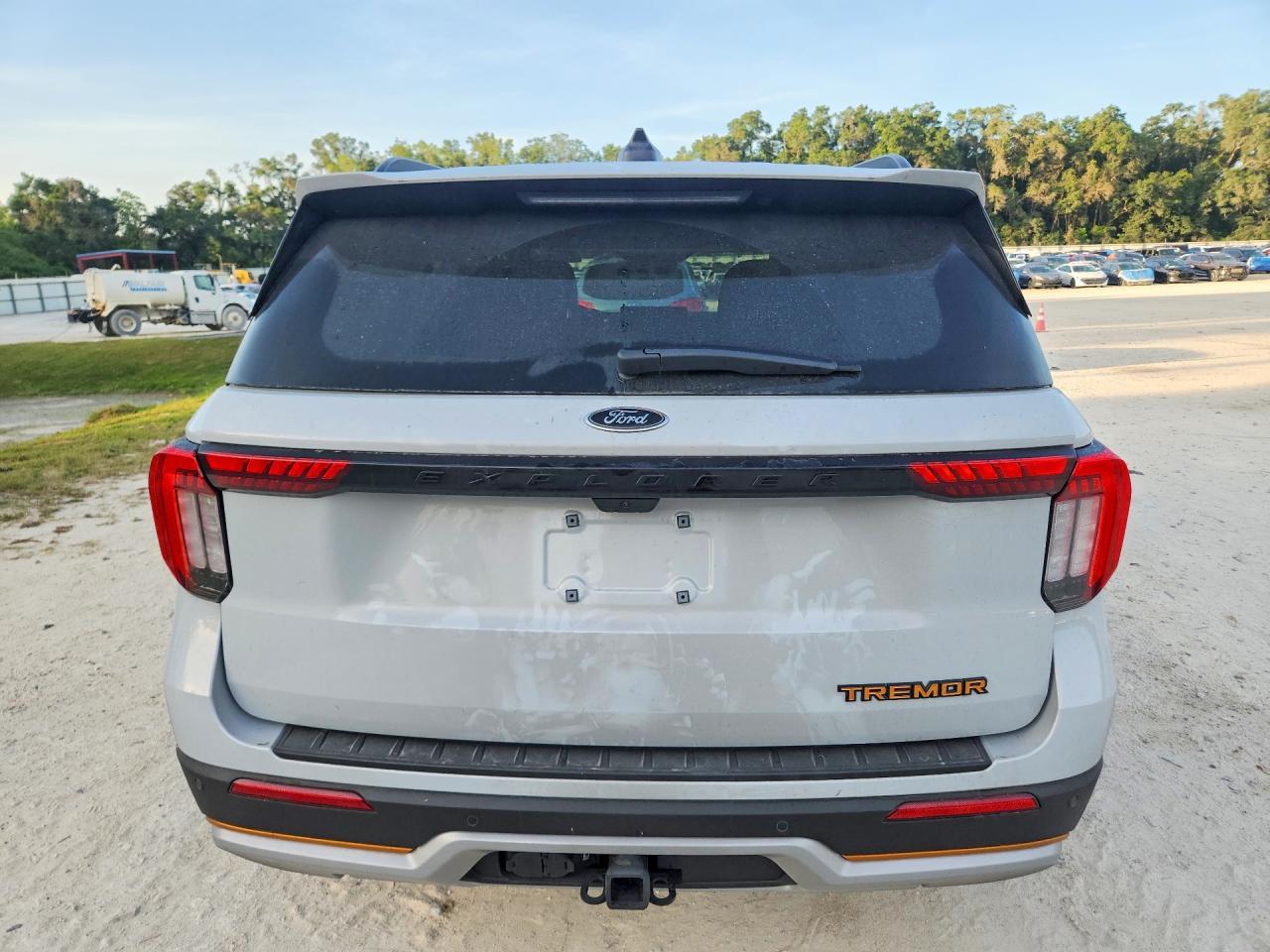 2026 Ford Explorer Tremor - Image 6