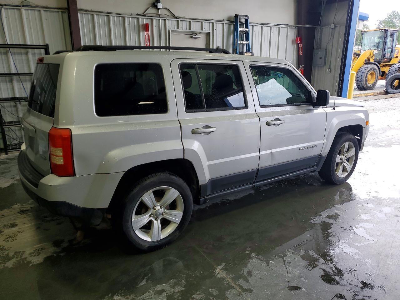 2013 Jeep Patriot Latitude - Фото 3