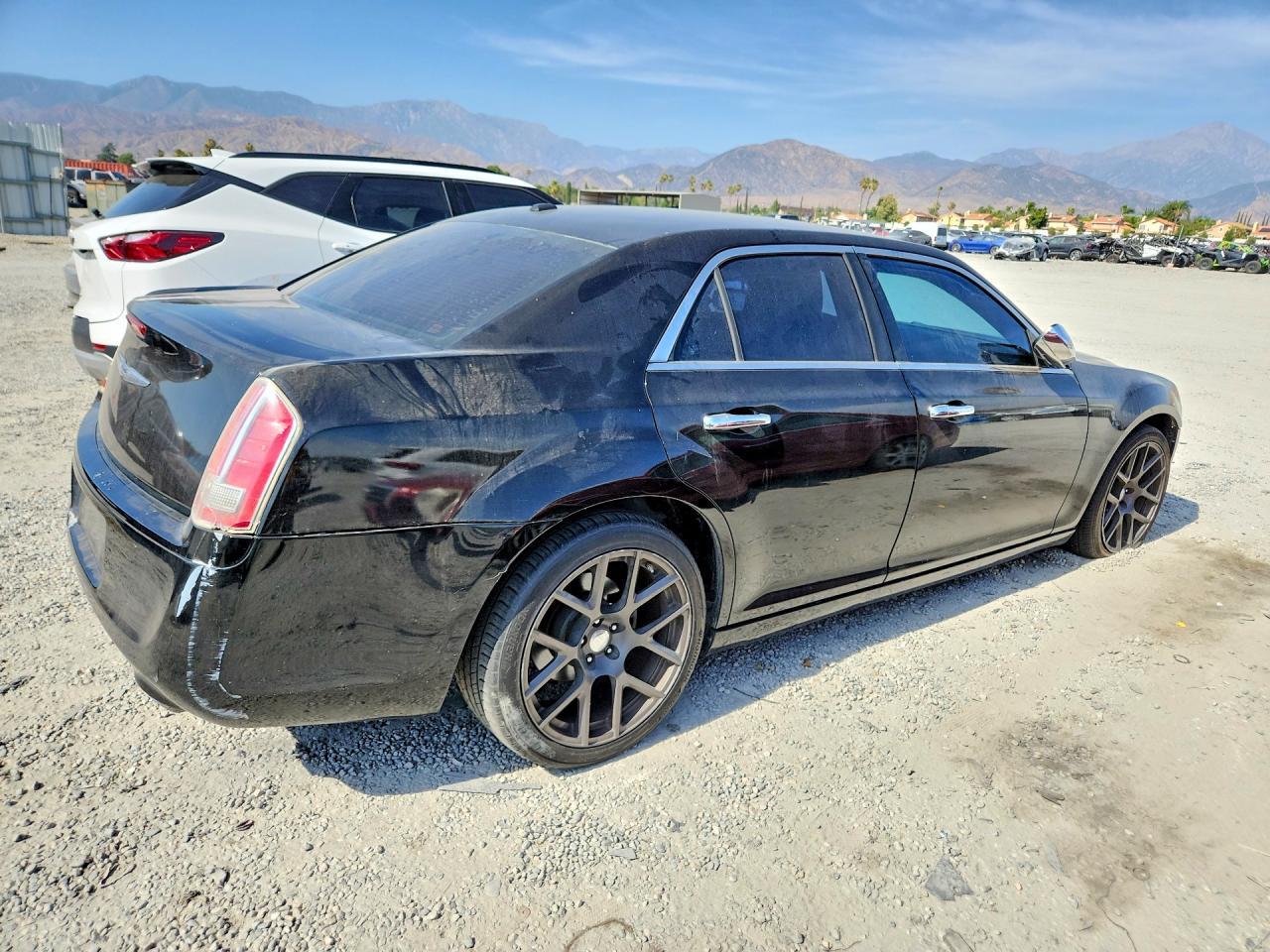 2013 Chrysler 300C - Image 3
