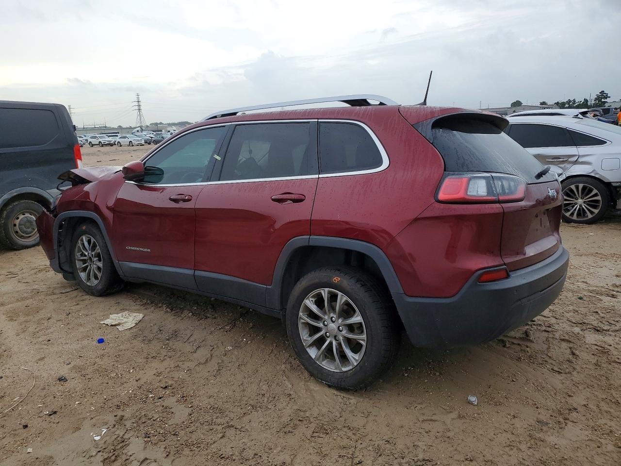 2020 Jeep Cherokee Latitude Plus - Image 2