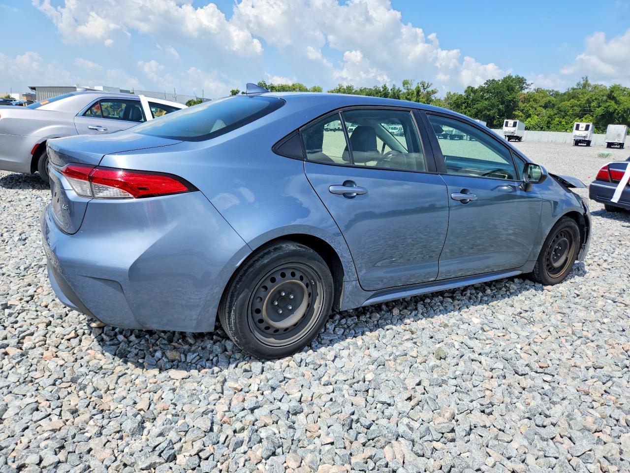 2020 Toyota Corolla Le - Image 3