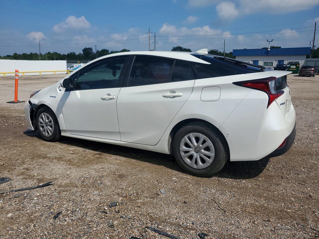 2019 Toyota Prius Le - Image 2