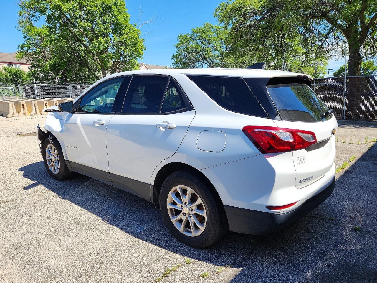 2019 Chevrolet Equinox Ls - Фото 2
