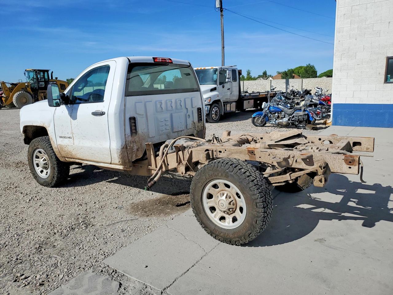 2016 Chevrolet Silverado K3500 - Image 2