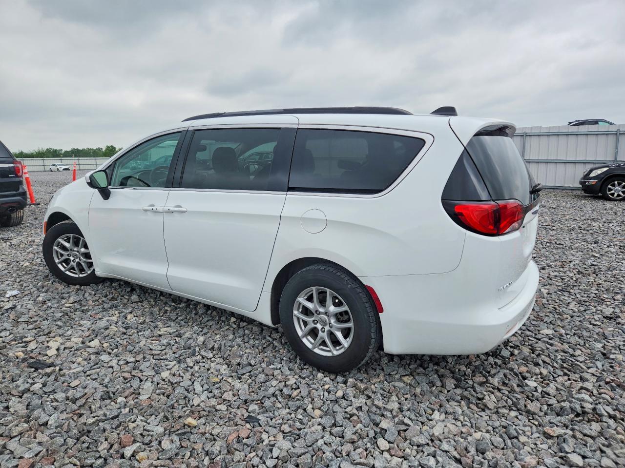 2021 Chrysler Voyager Lxi - Image 2