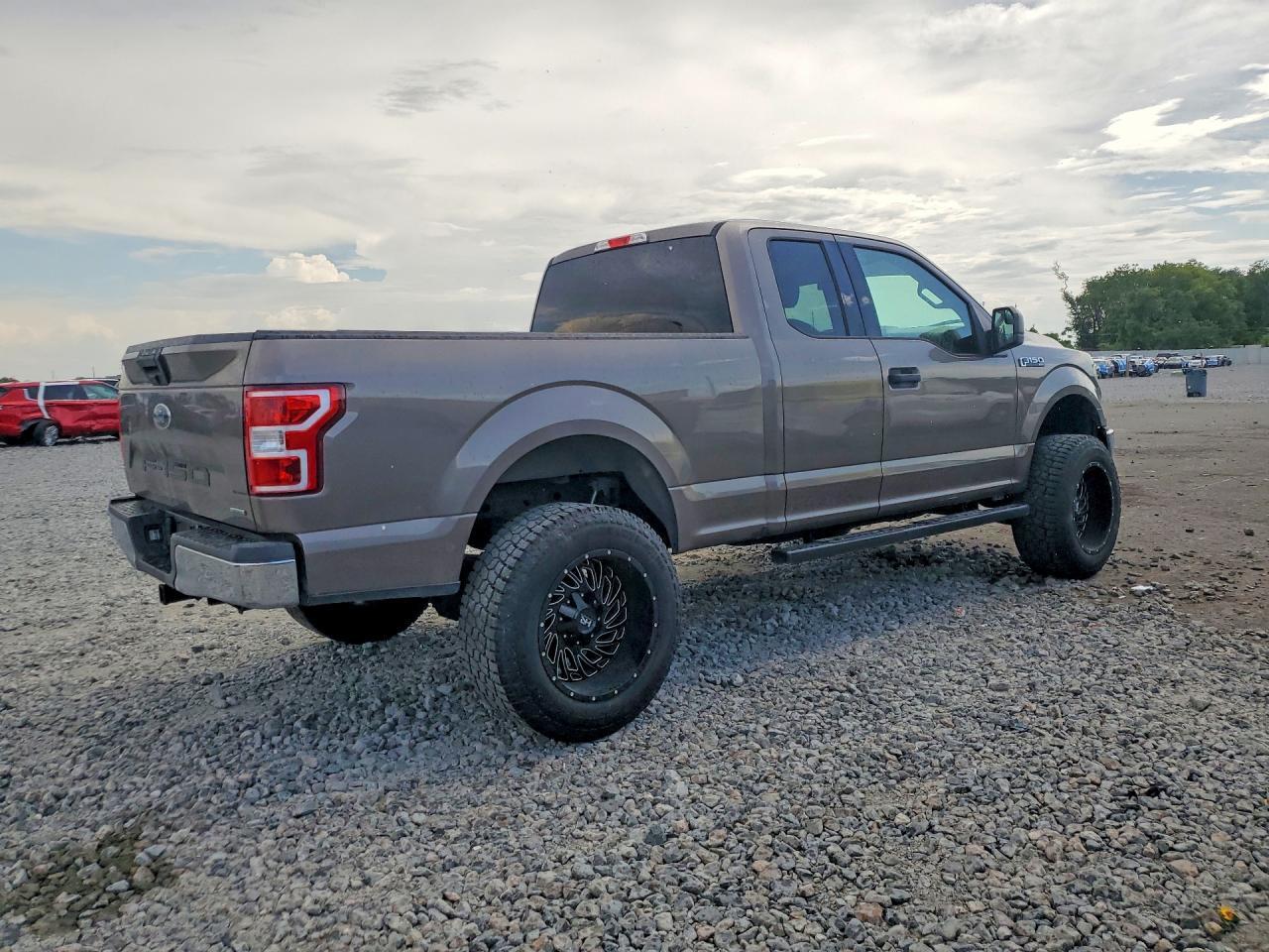 2018 Ford F150 Super Cab - Фото 3