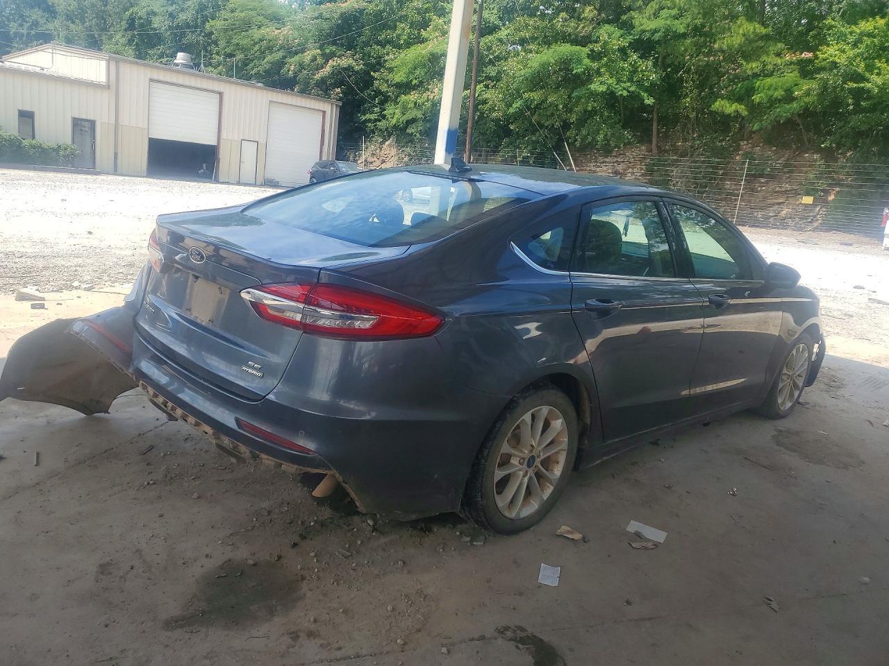 2020 Ford Fusion Se - Фото 3