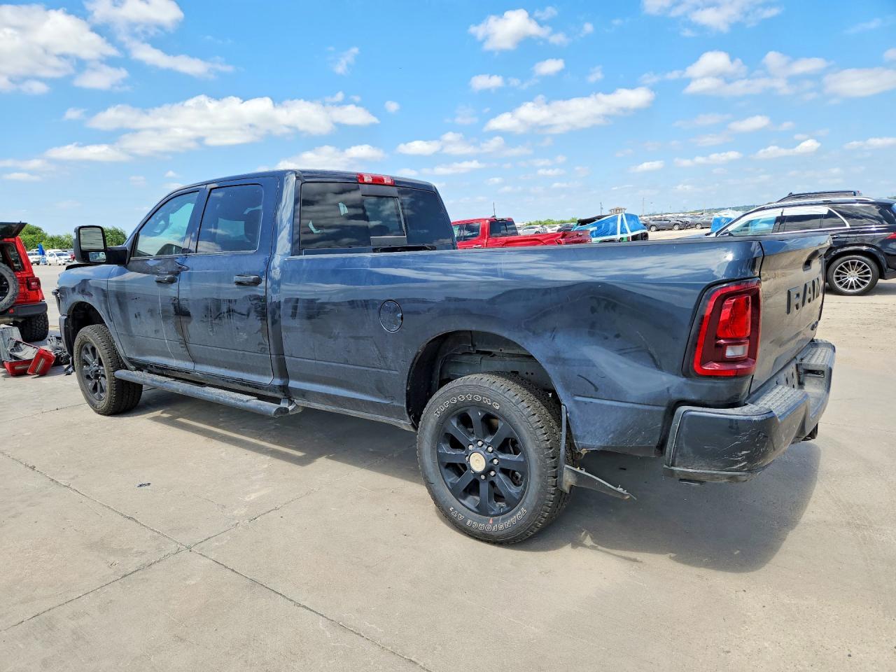 2026 Ram 2500 Tradesman - Фото 2