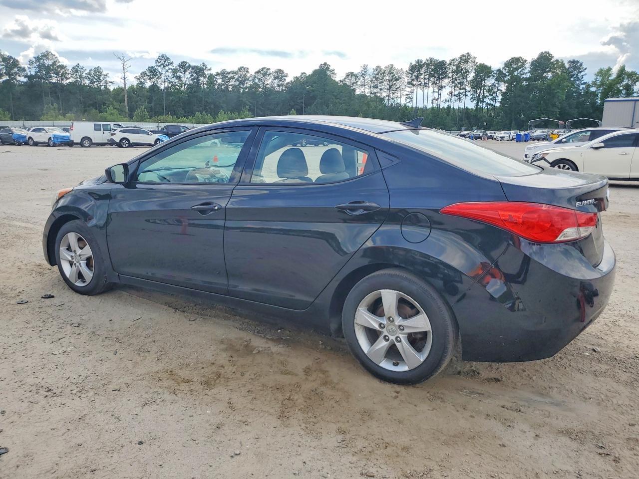 2013 Hyundai Elantra Gls - Фото 2