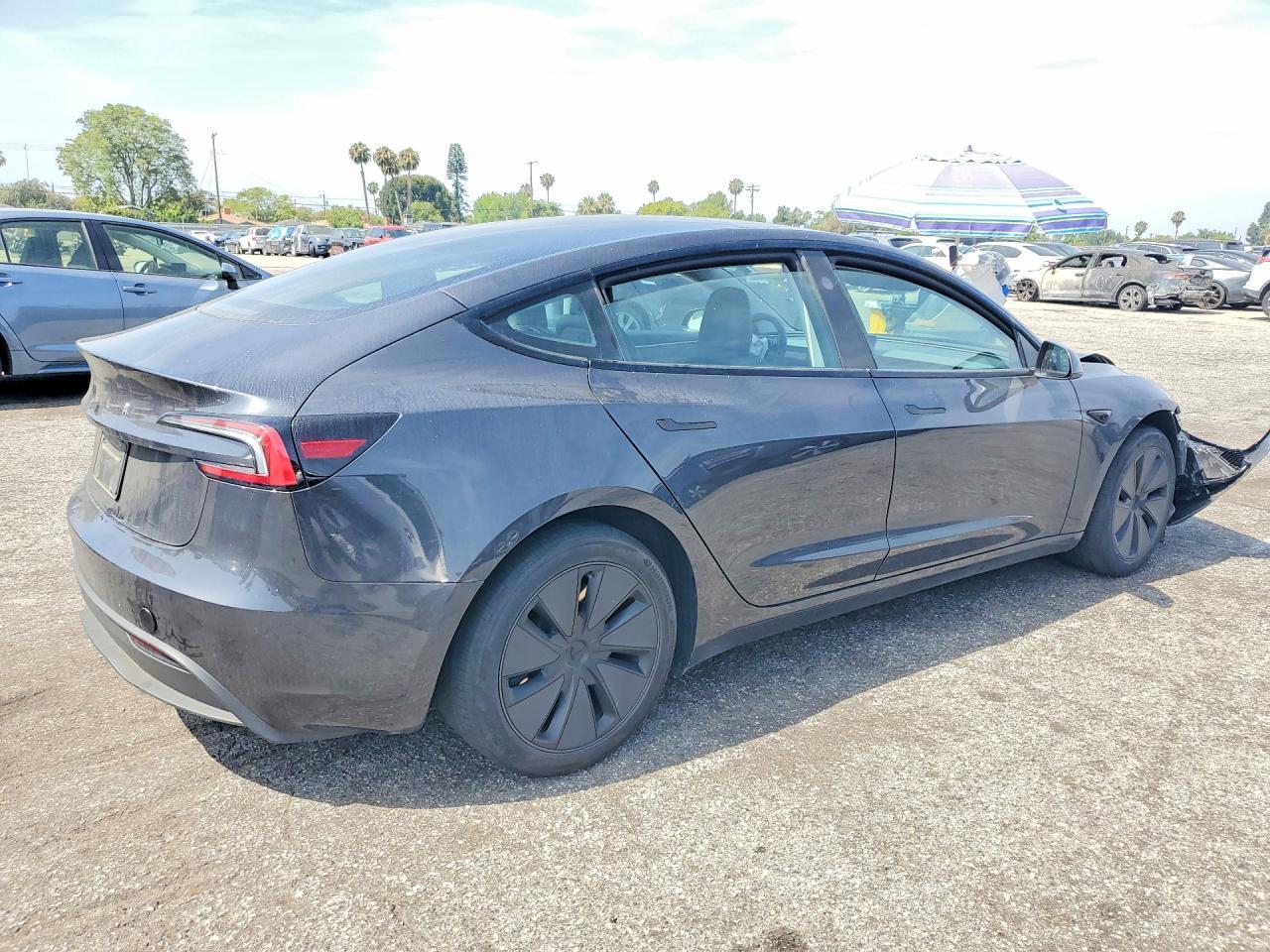 2024 Tesla Model 3 - Фото 3