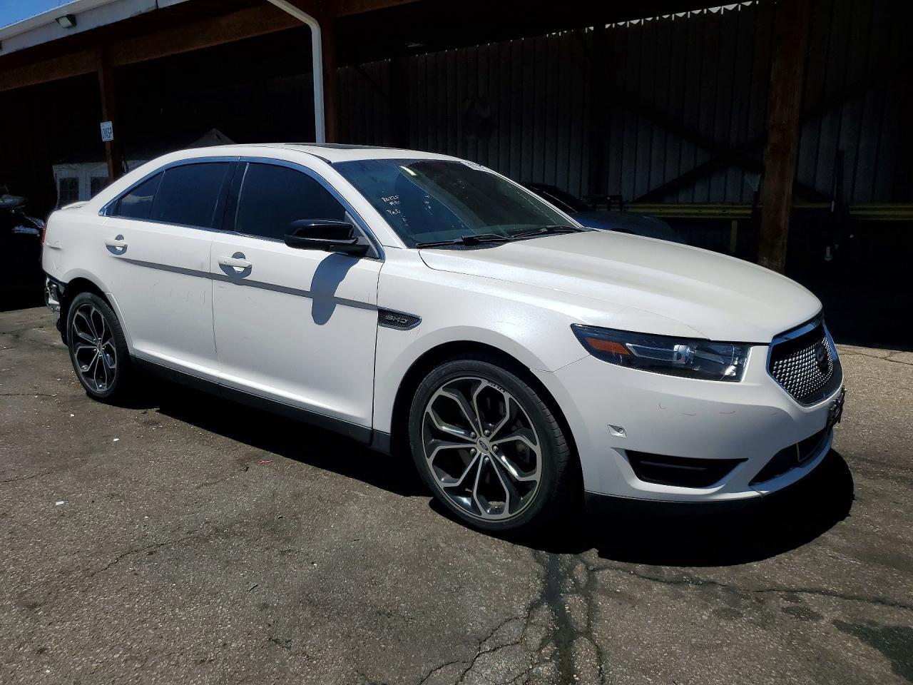 2017 Ford Taurus Sho - Фото 4