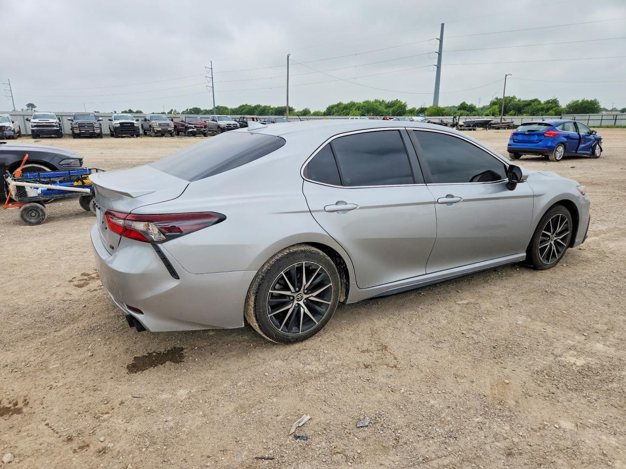 2024 Toyota Camry Se - Фото 3