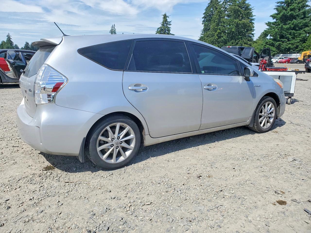 2012 Toyota Prius Base - Фото 3