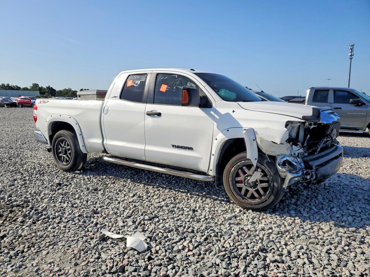 2018 Toyota Tundra Sr5 - Image 4