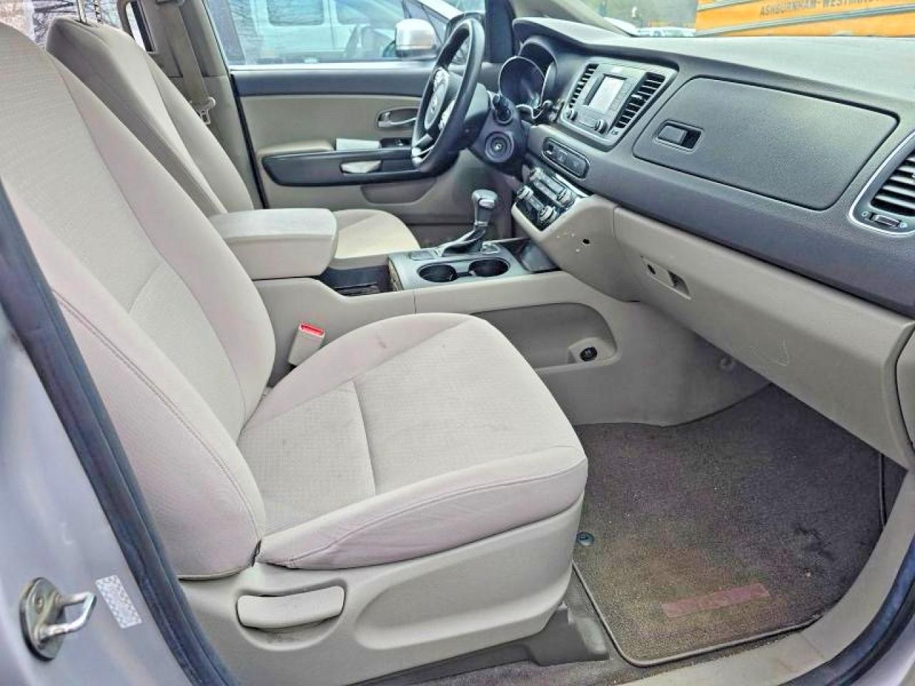 2018 Kia Sedona L - Image 5
