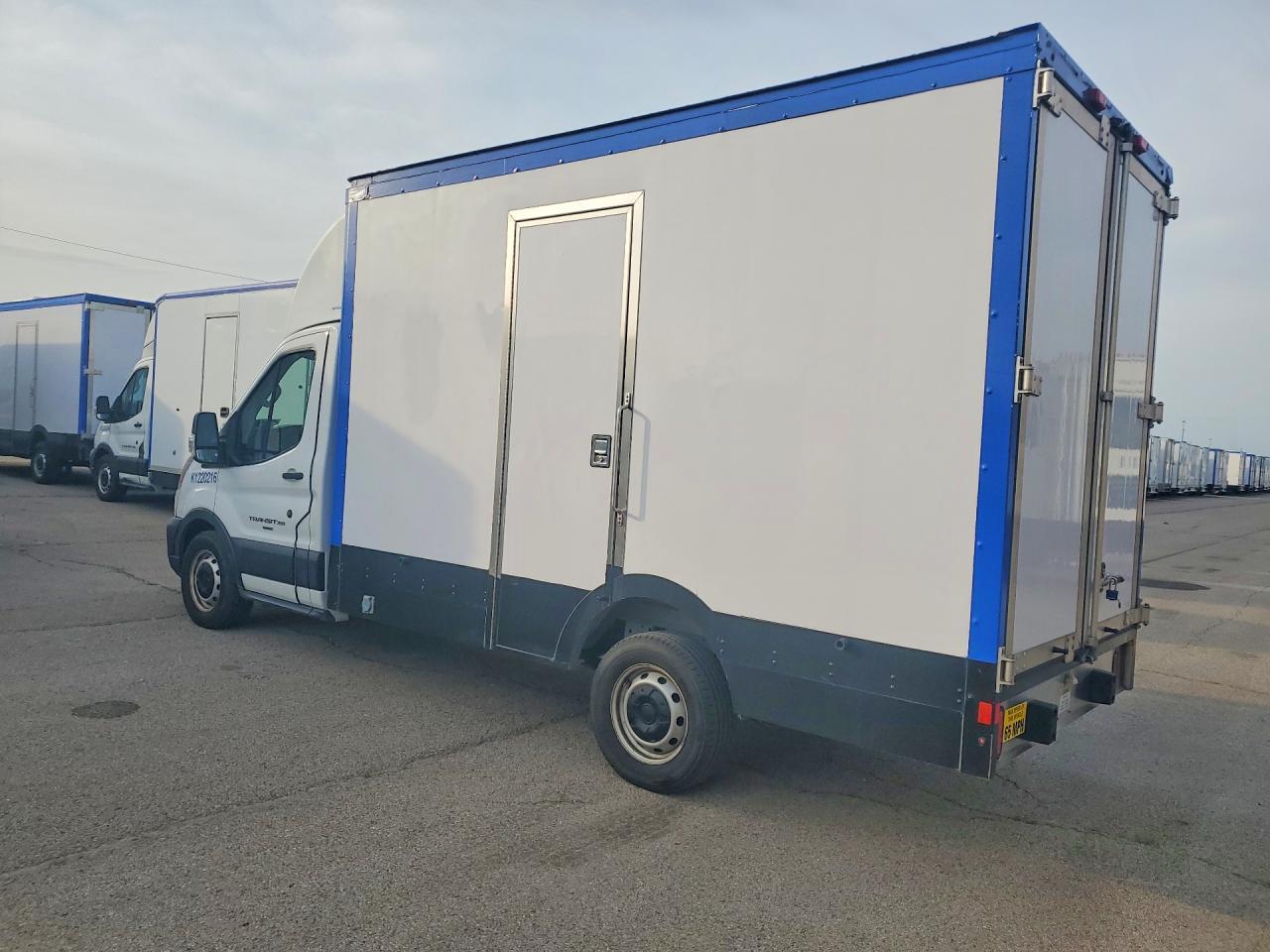 2023 Ford Transit Delivery Truck - Фото 2