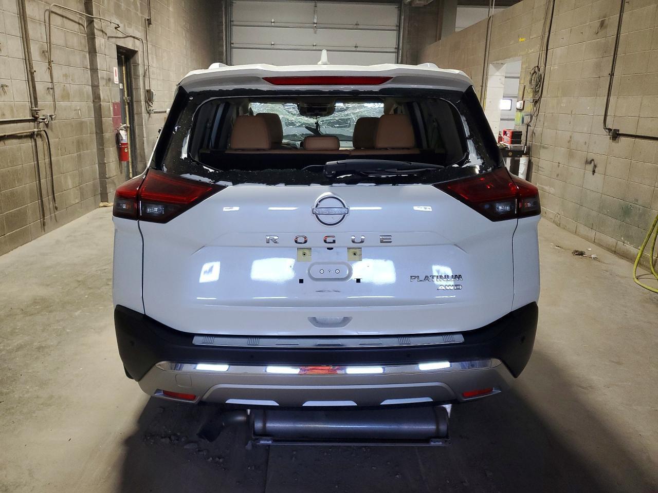 2023 Nissan Rogue Platinum - Image 6