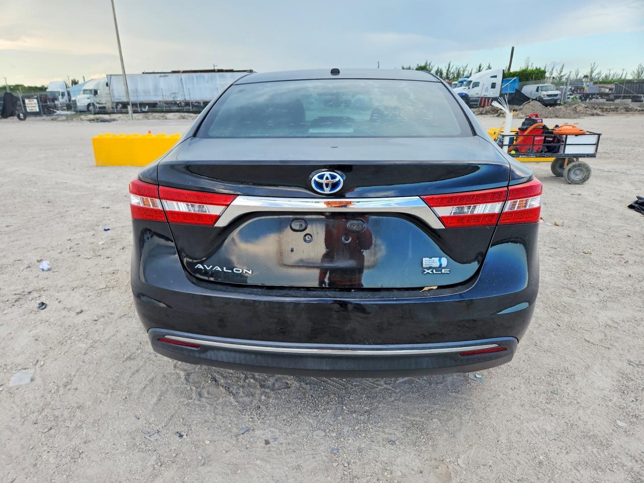 2013 Toyota Avalon Hybrid Xle Touring - Image 6