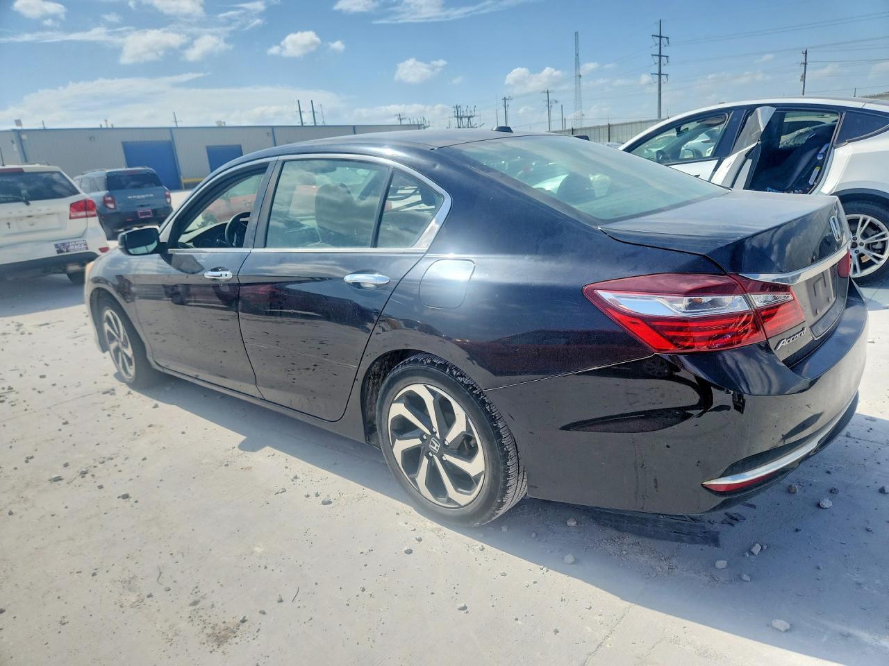 2017 Honda Accord Ex - Фото 2