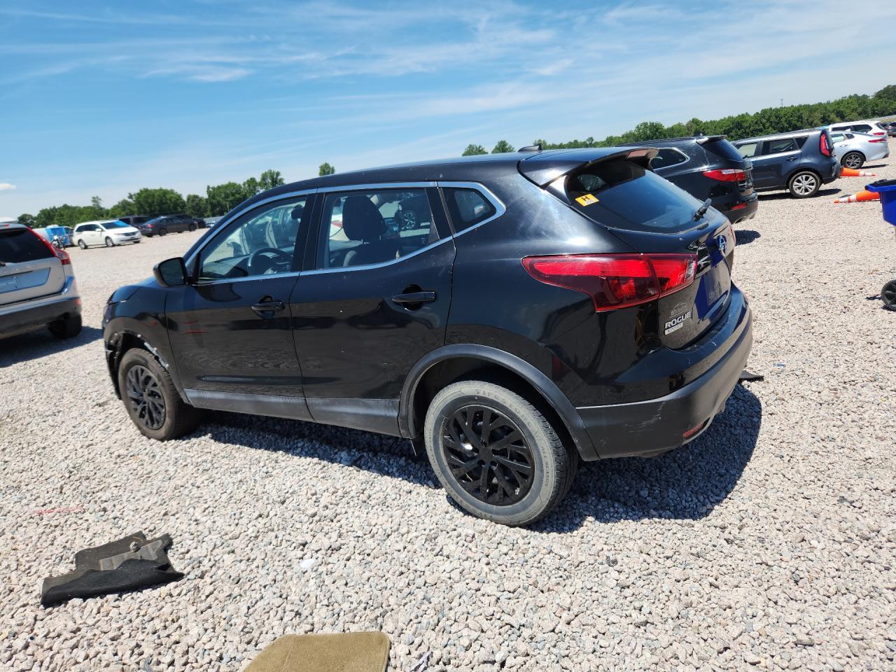 2019 Nissan Rogue Sport S - Фото 2