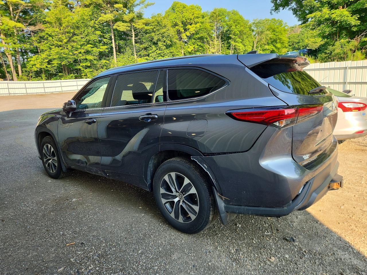 2020 Toyota Highlander Xle - Image 2