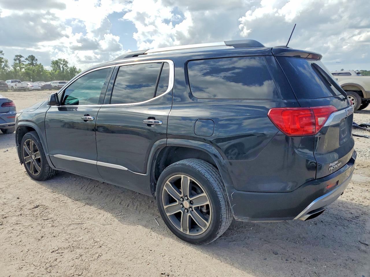 2019 GMC Acadia Denali - Image 2