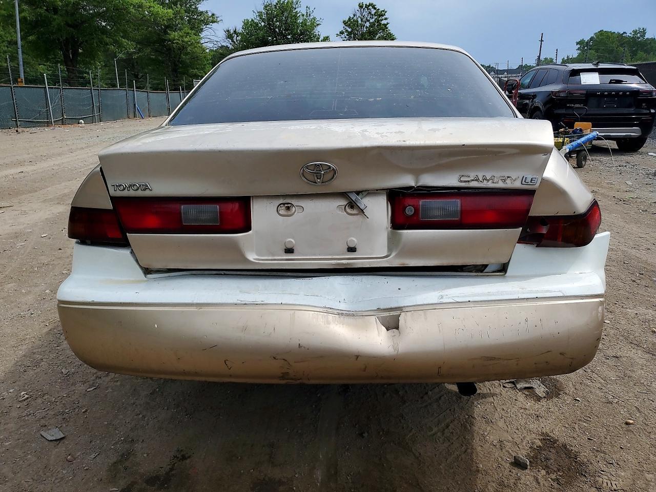 1998 Toyota Camry Le - Image 6