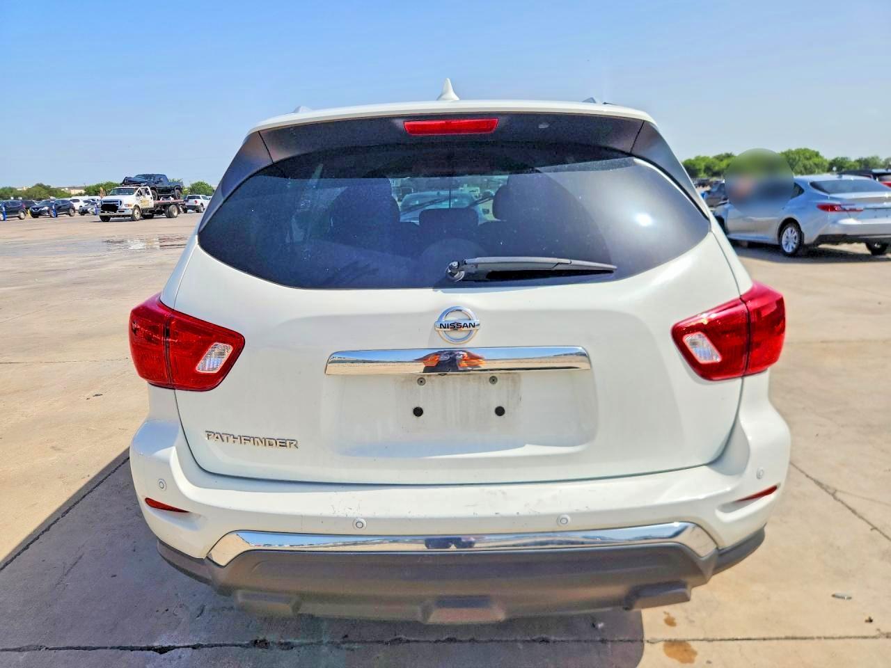 2019 Nissan Pathfinder S - Image 6