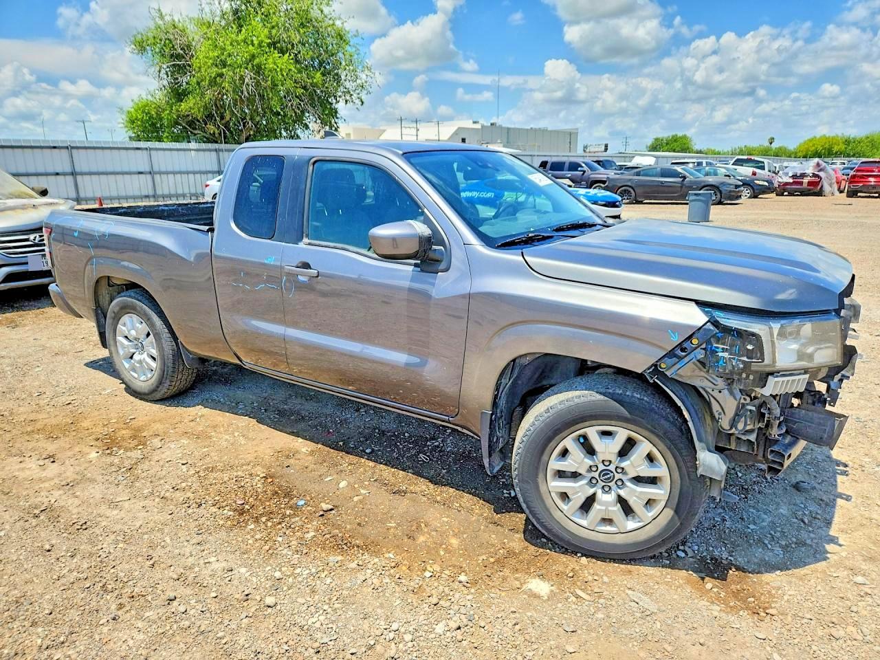 2022 Nissan Frontier Sv - Image 4