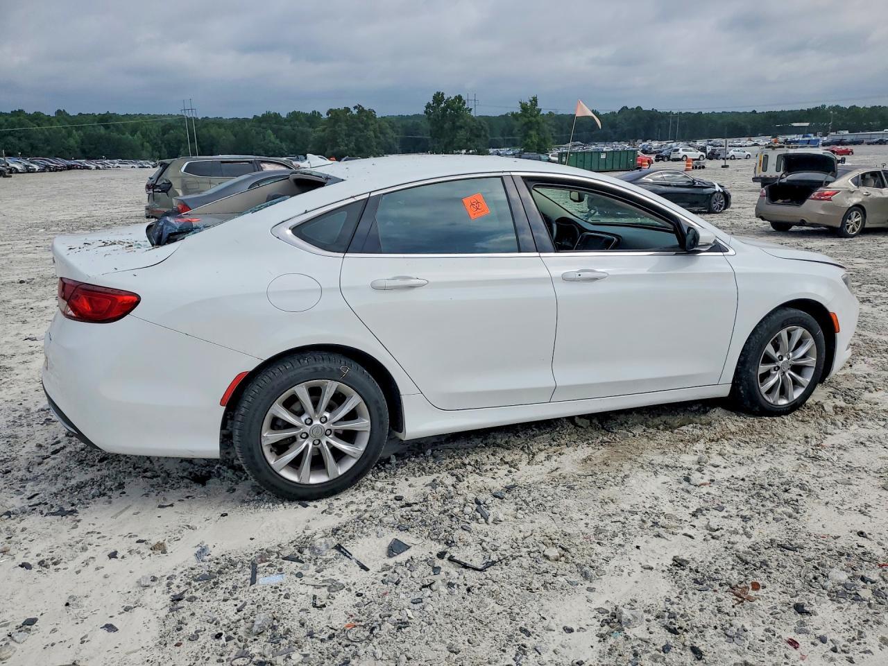 2015 Chrysler 200 C - Фото 3