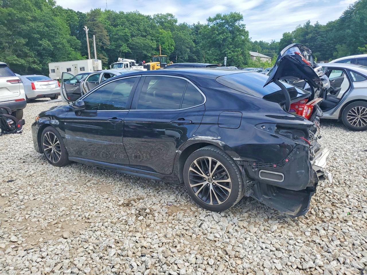 2018 Toyota Camry Se - Image 2