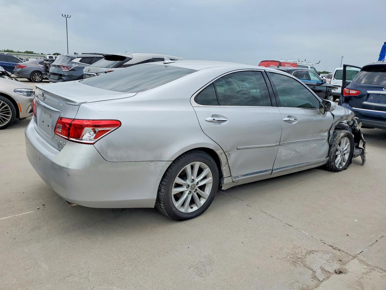 2010 Lexus Es 350 - Image 3