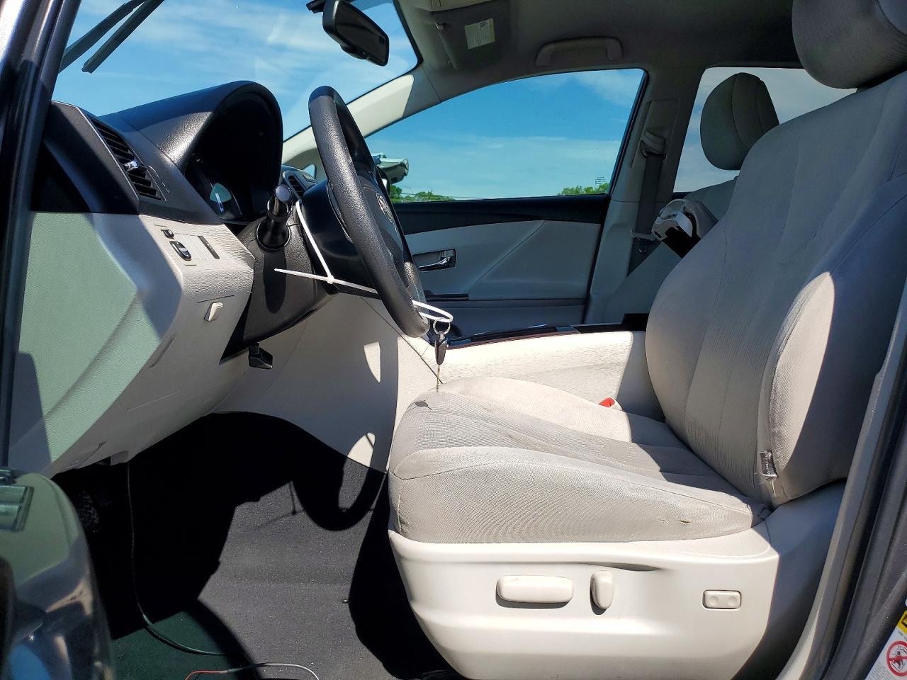 2012 Toyota Venza Le - Image 7