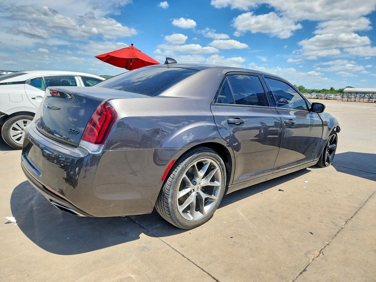 2020 Chrysler 300 Touring - Image 3