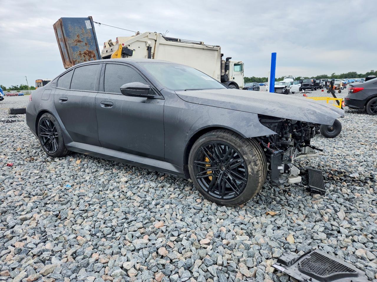 2025 BMW M5 - Фото 4