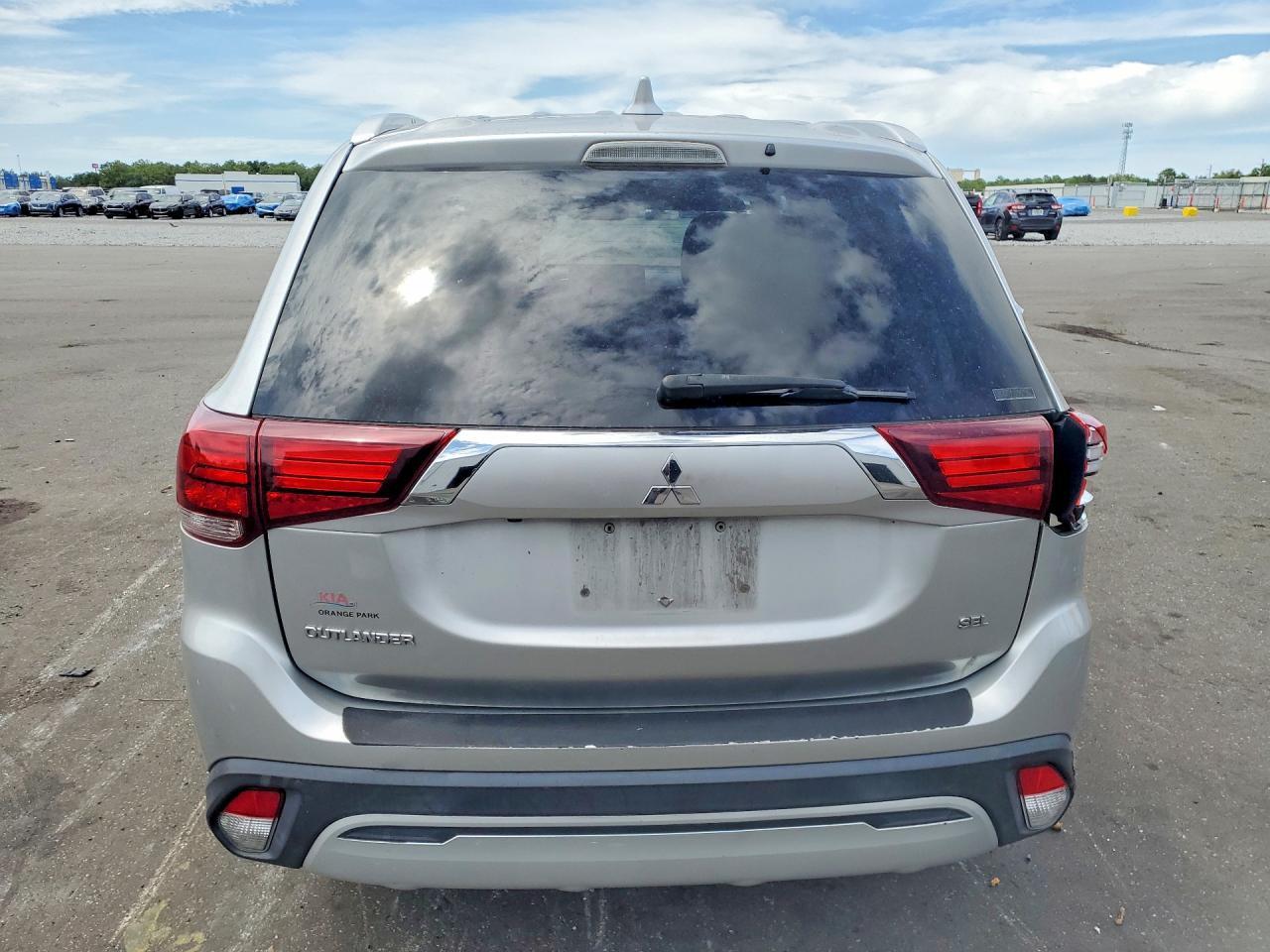 2020 Mitsubishi Outlander Se - Фото 6