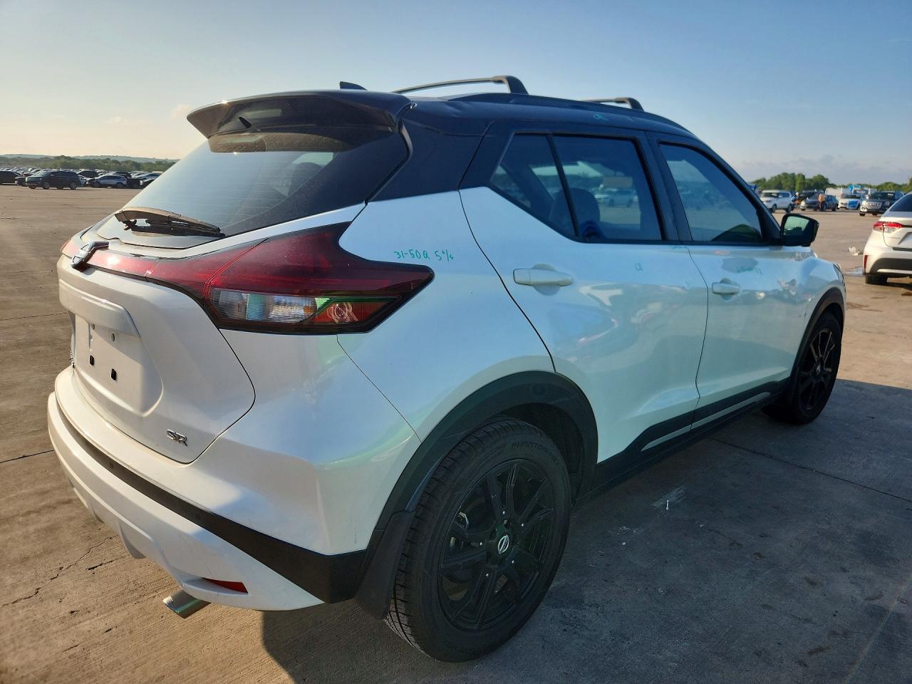 2021 Nissan Kicks Sr - Фото 3