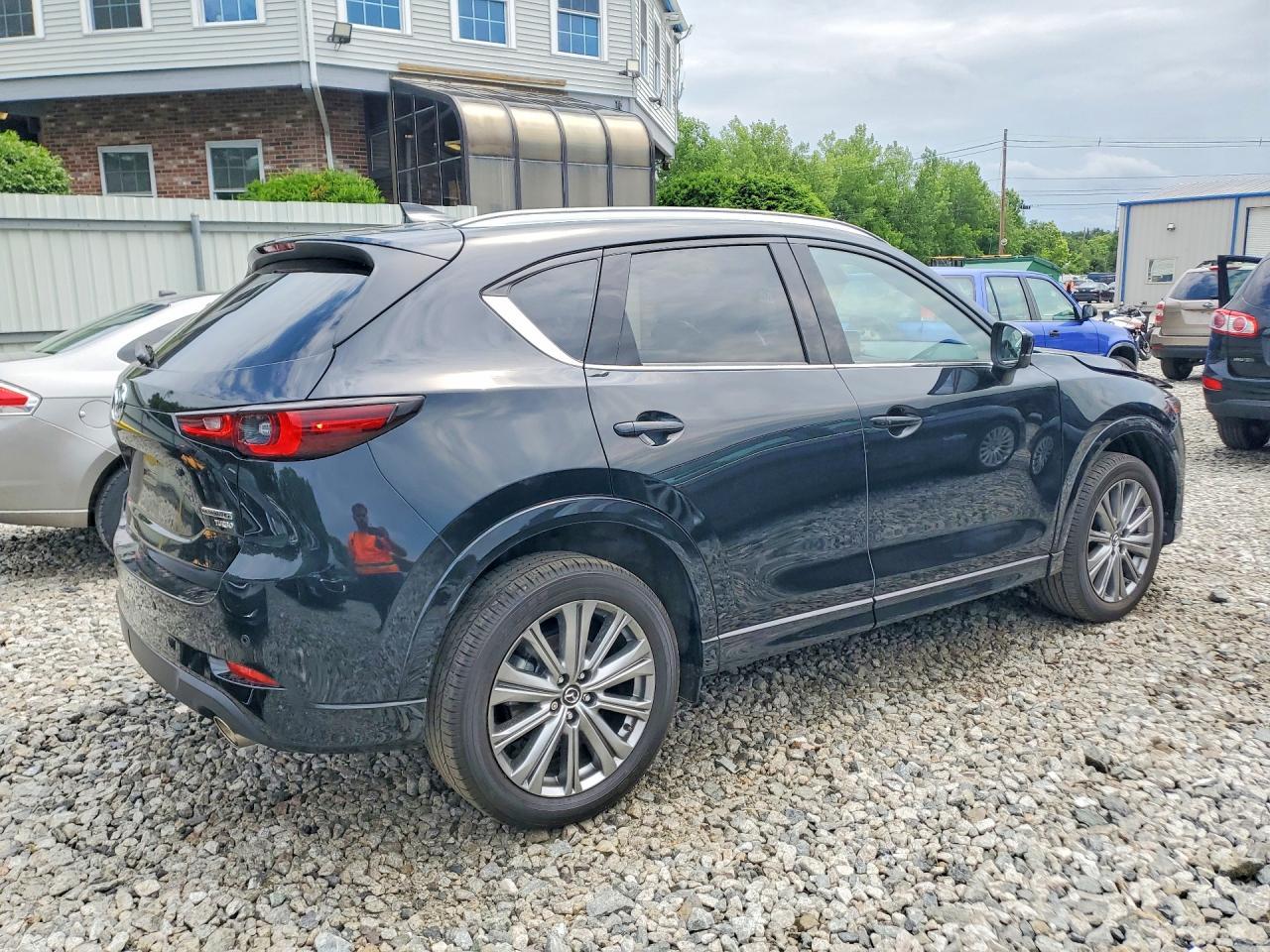2023 Mazda Cx-5 Signature - Image 3