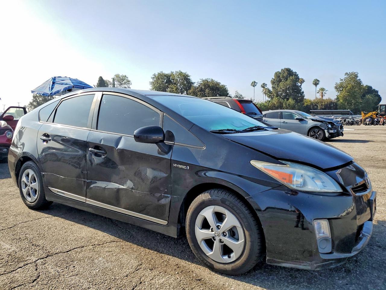 2011 Toyota Prius Three - Image 4