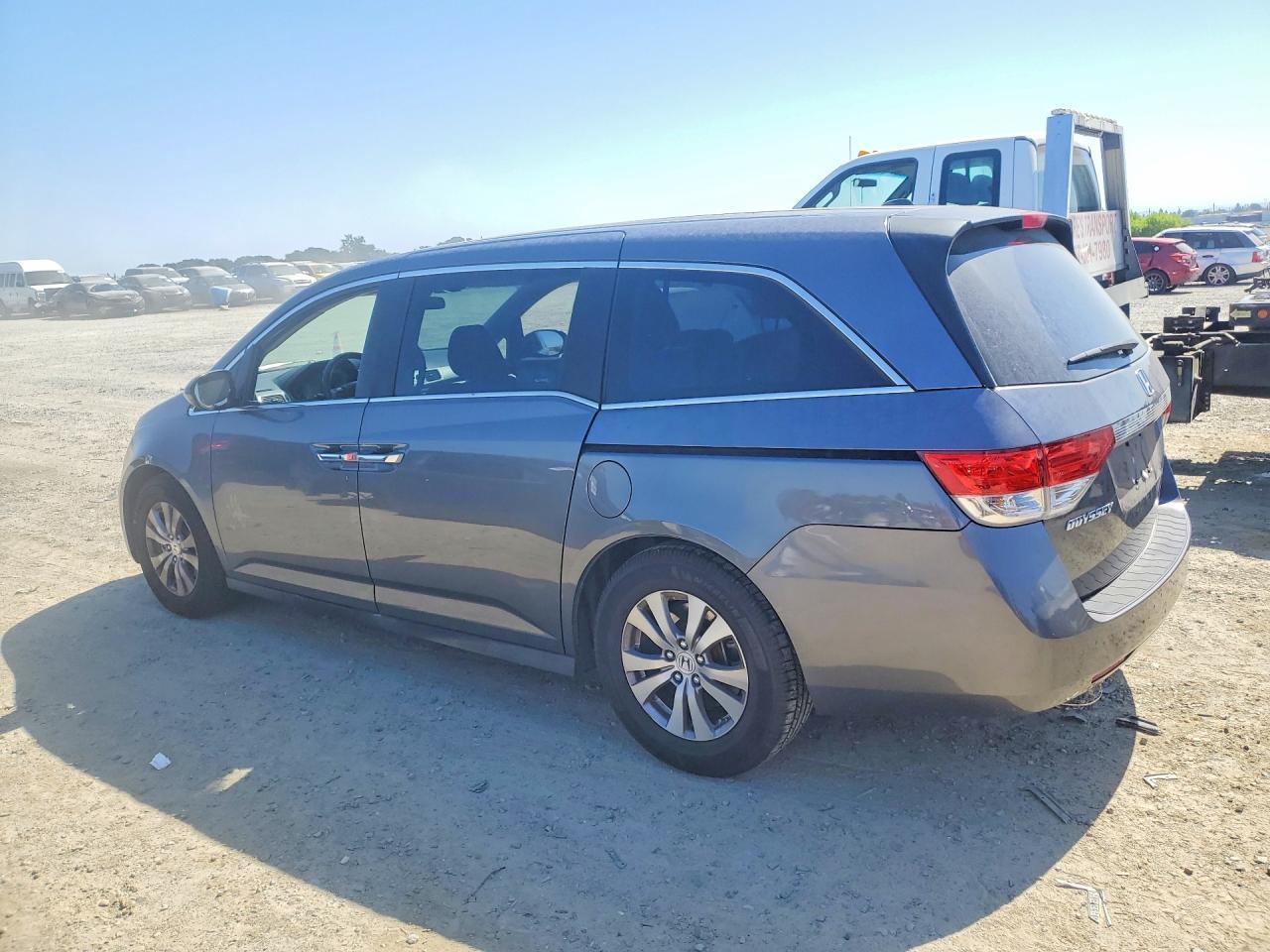 2016 Honda Odyssey Se - Фото 2