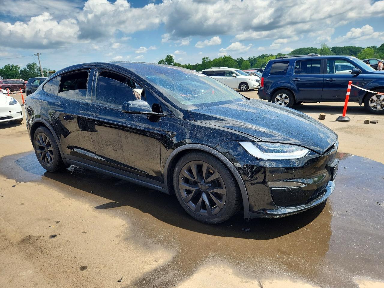 2023 Tesla Model X - Image 4