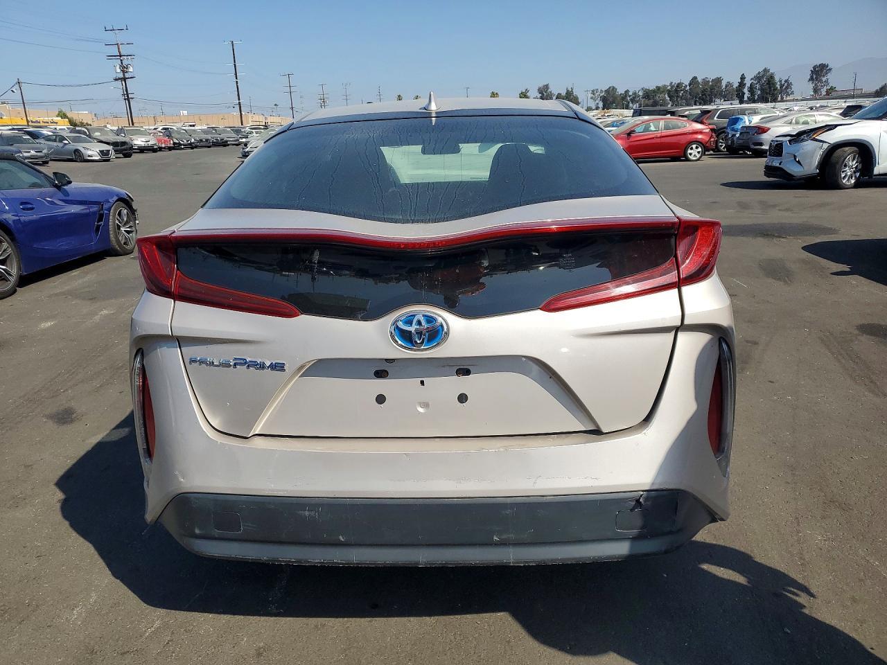 2018 Toyota Prius Prime Plus - Image 6