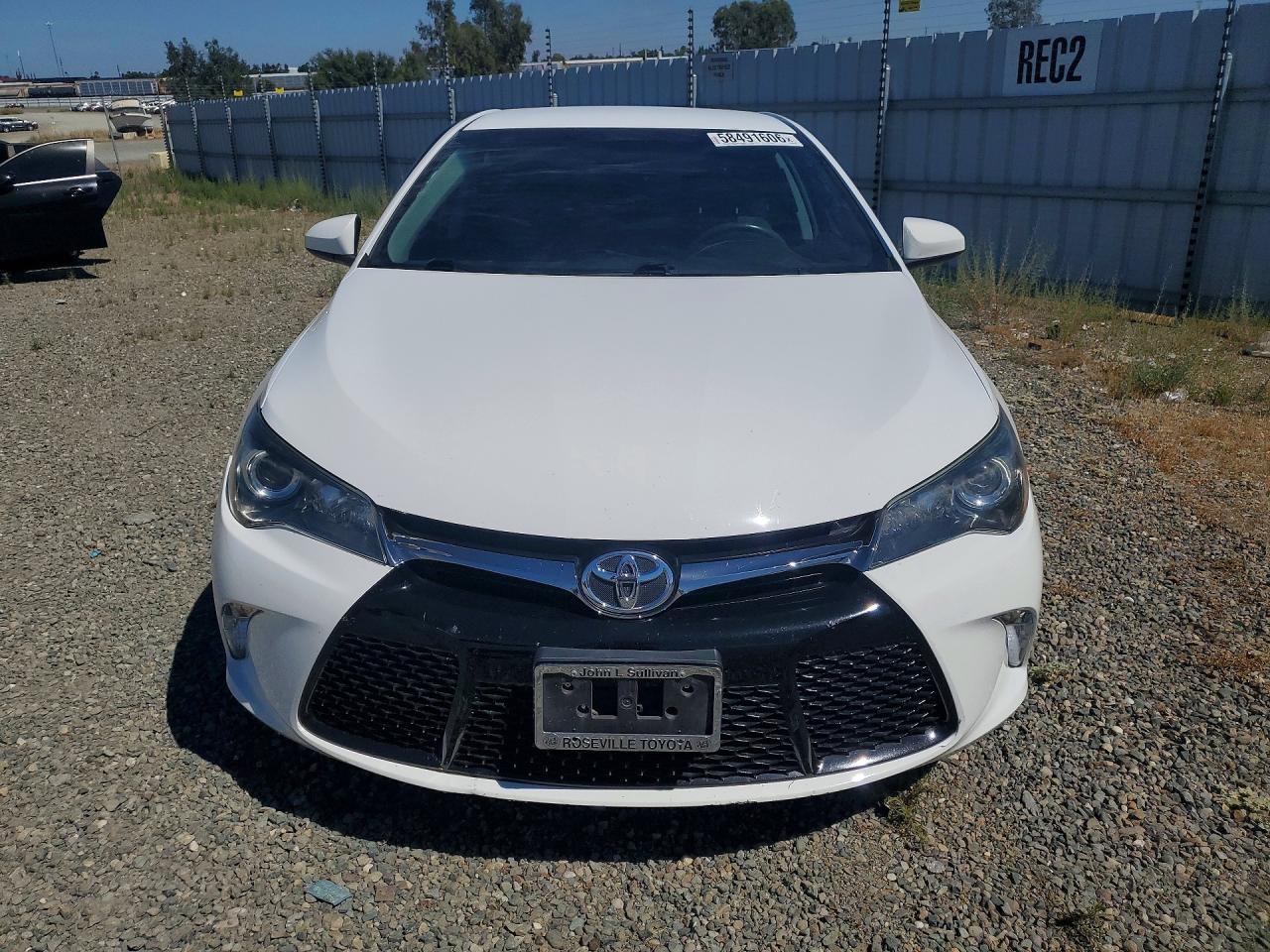2017 Toyota Camry Se - Image 5