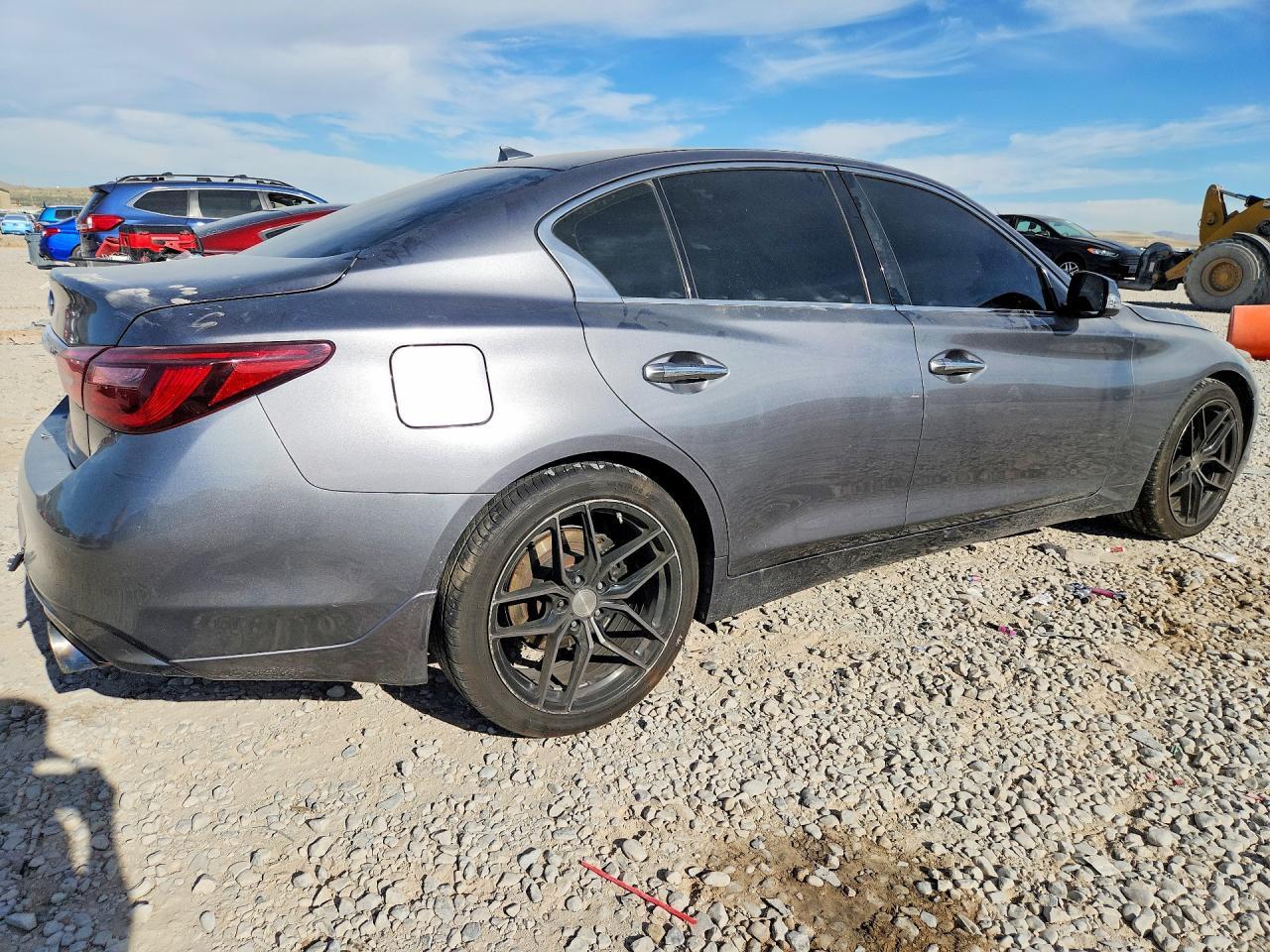2018 Infiniti Q50 3.0T Luxe - Фото 3